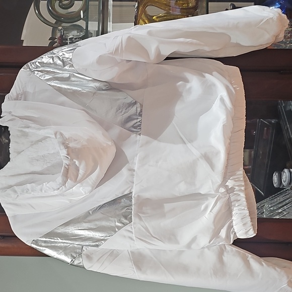 Ashley by 26 International Utility collection White and Silver Puffer Jacket med - Picture 12 of 12